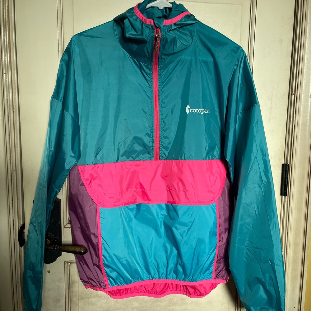 Cotopaxi Women’s Windbreaker Medium Velcro pocket